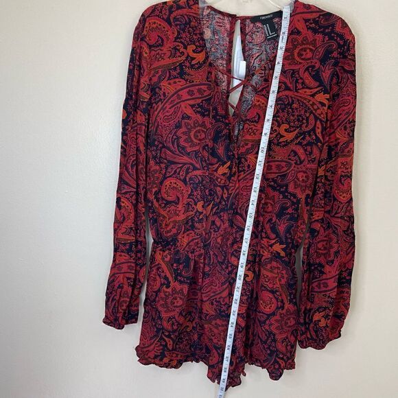 Forever 21| Medium Romper| Super soft| 100% Rayon| With pockets| Paisley print - Picture 3 of 13